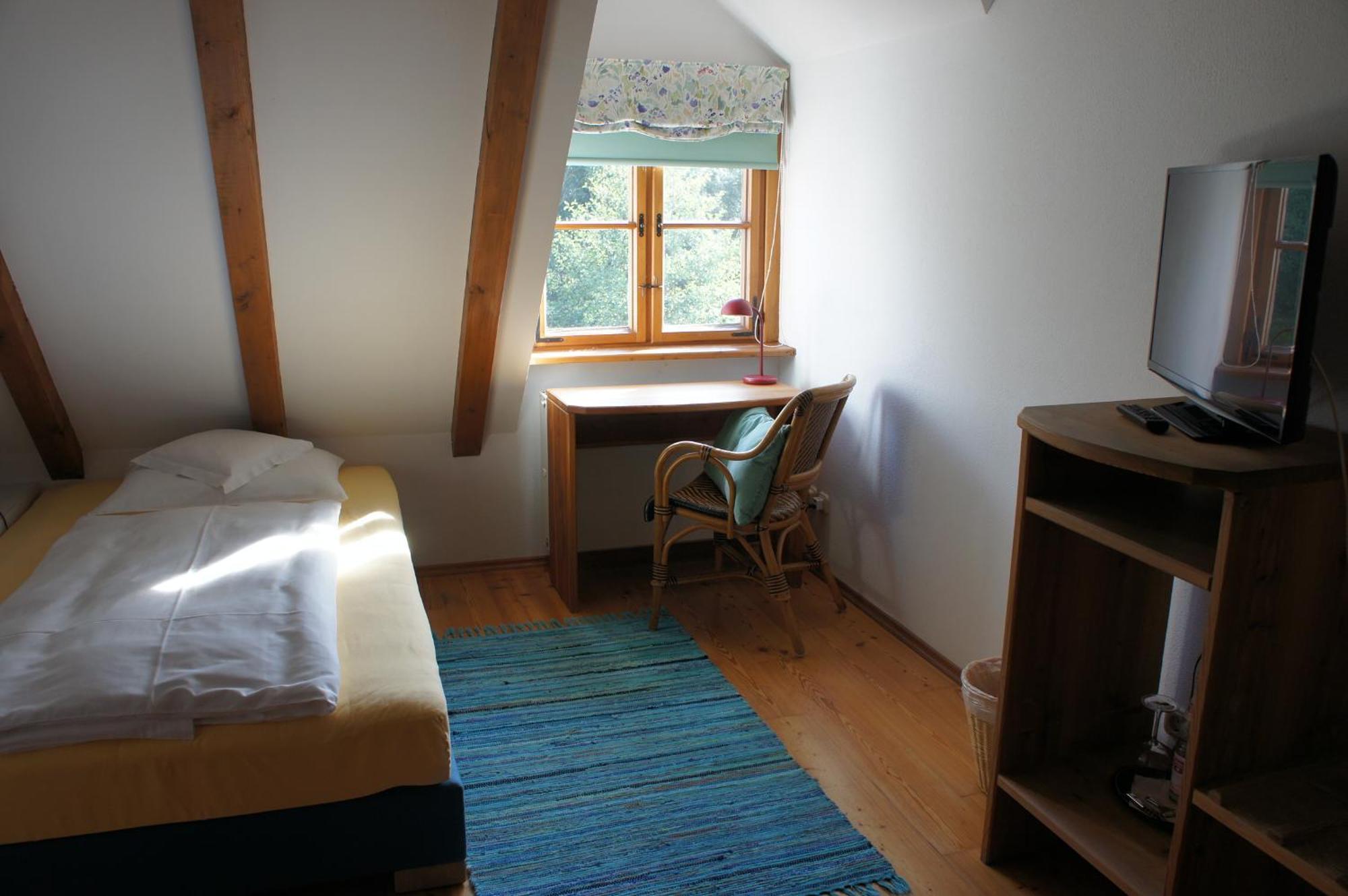 Hotel Schwarzer Adler Erlangen Habitación foto