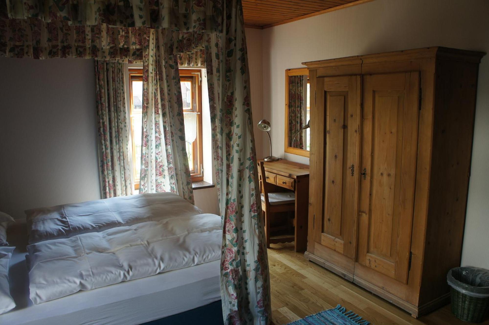 Hotel Schwarzer Adler Erlangen Habitación foto